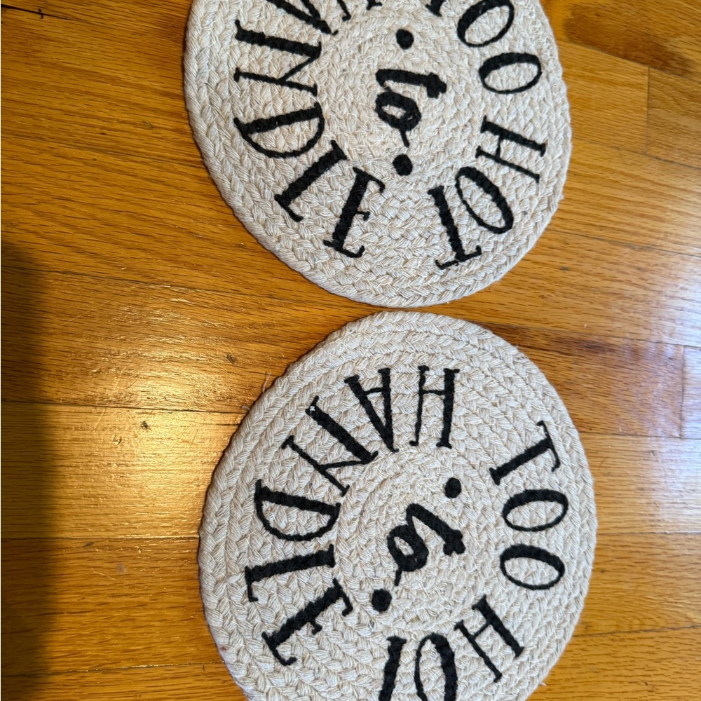 Woven Cream hot pads - Set of 2